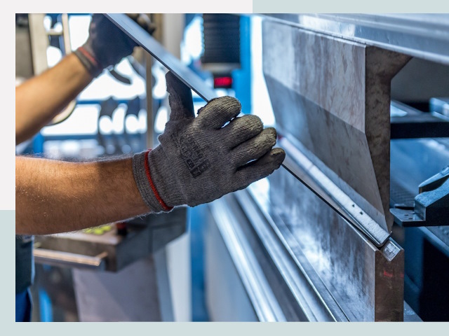 Гибка металла в Топках